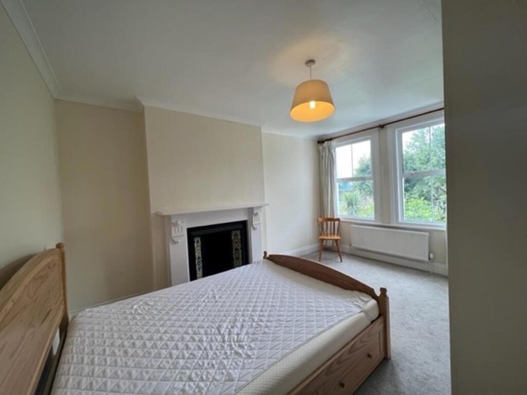 bedroom.jpg