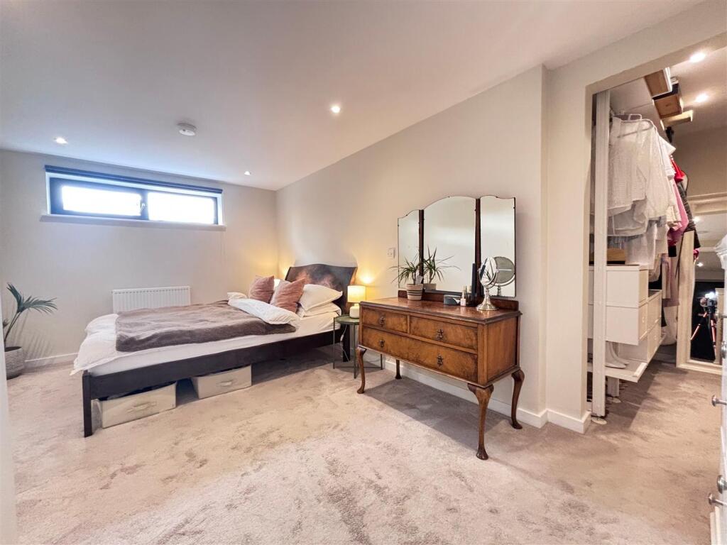 bedroom4.jpg