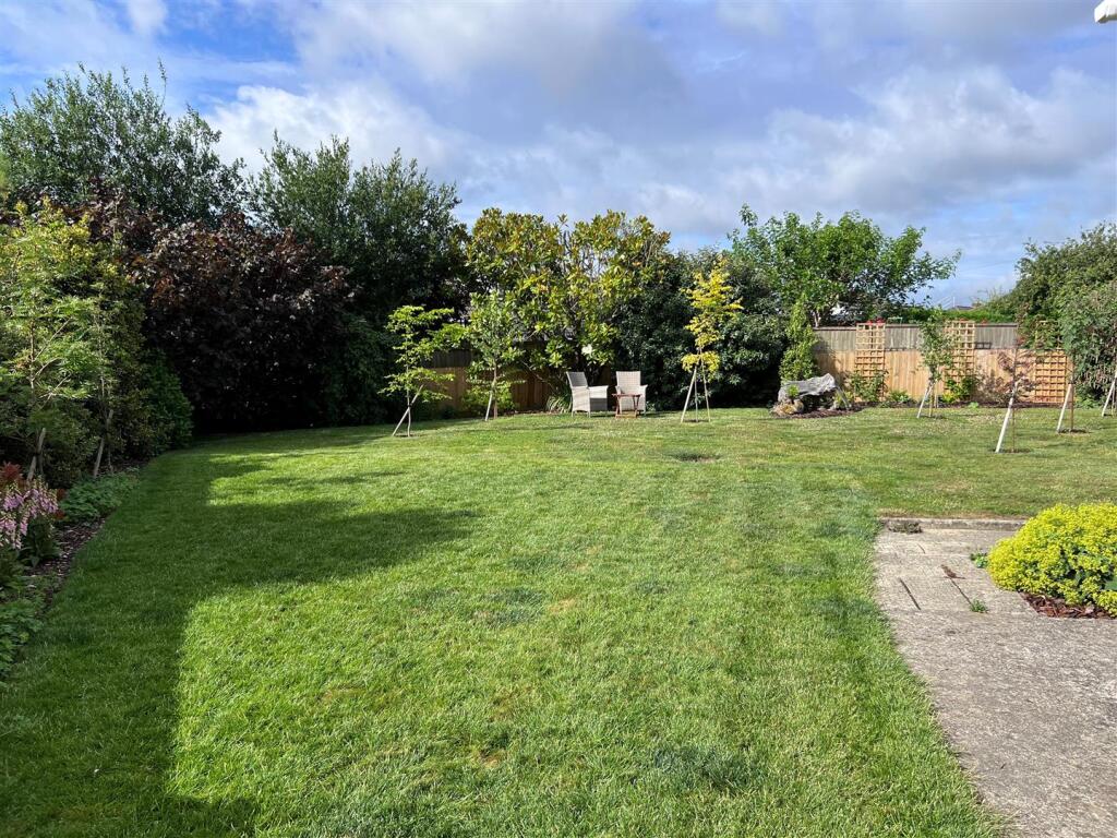 Garden b.jpg