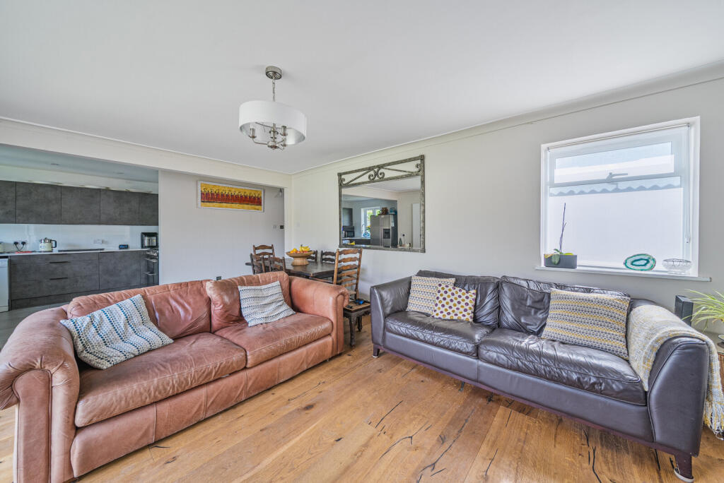 1332674-7-688c8f7...