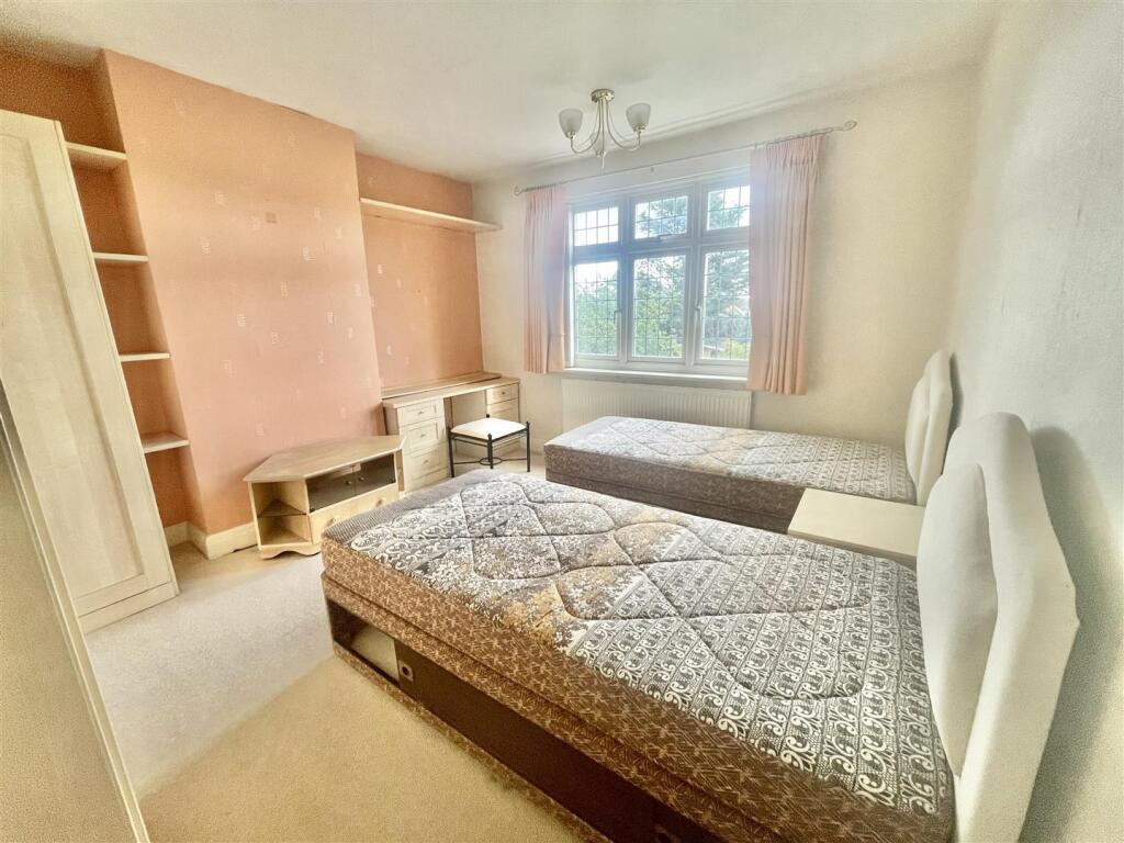 bedroom 2.1.jpg