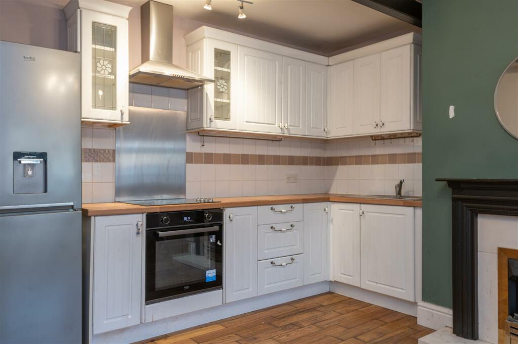 08 - 16 Back Clough HX3 7HH.jpg