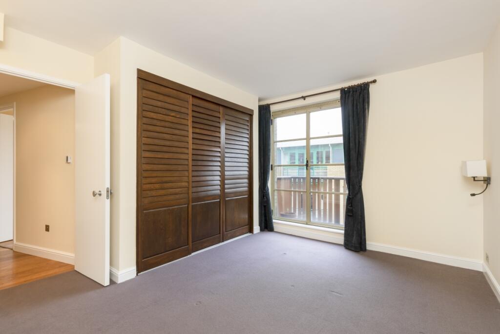 The Circle, Queen...