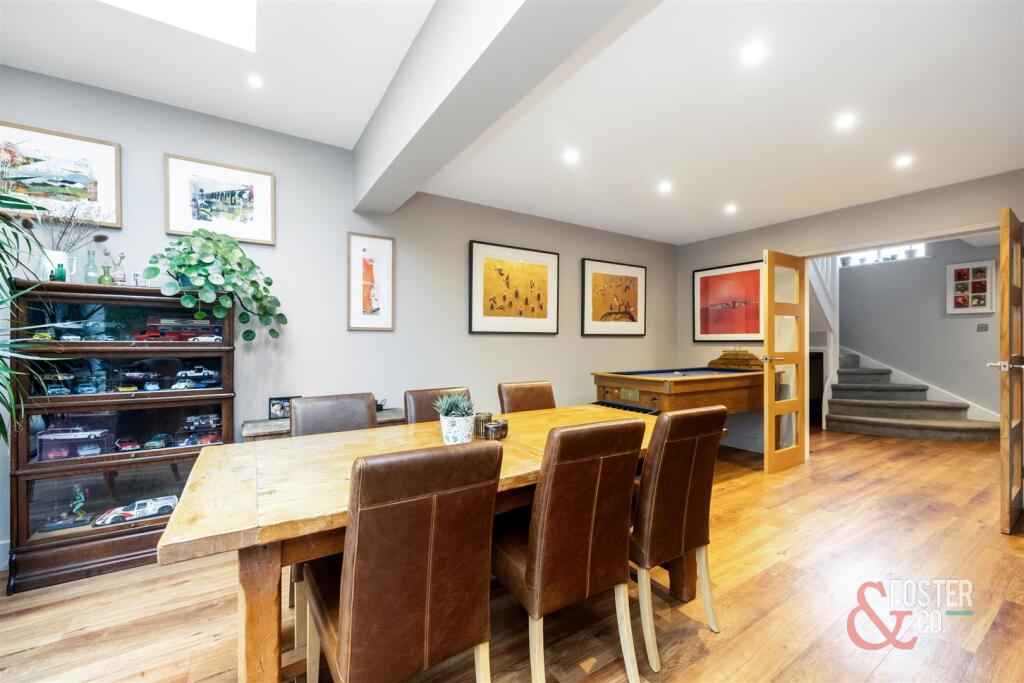 Tredcroft Road, 4-017.jpg