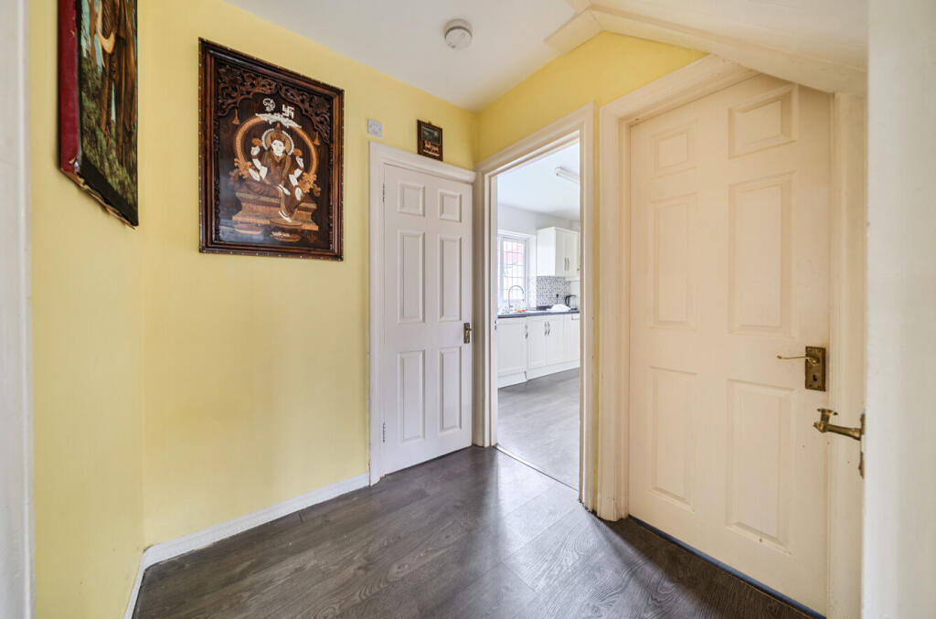 1372340-14-690cd7...