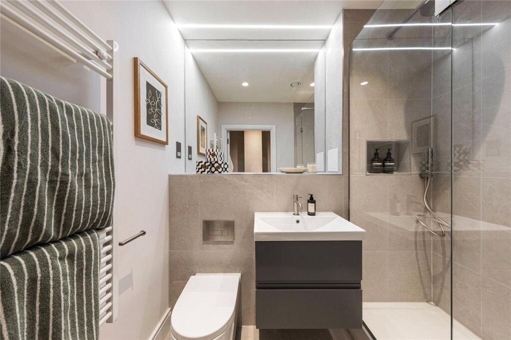 Show Flat Bathroom