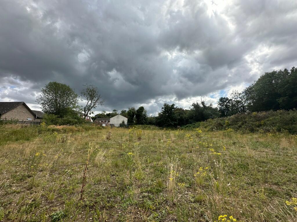 Building Land Stokes Avenue Watton T202409281538.jpg