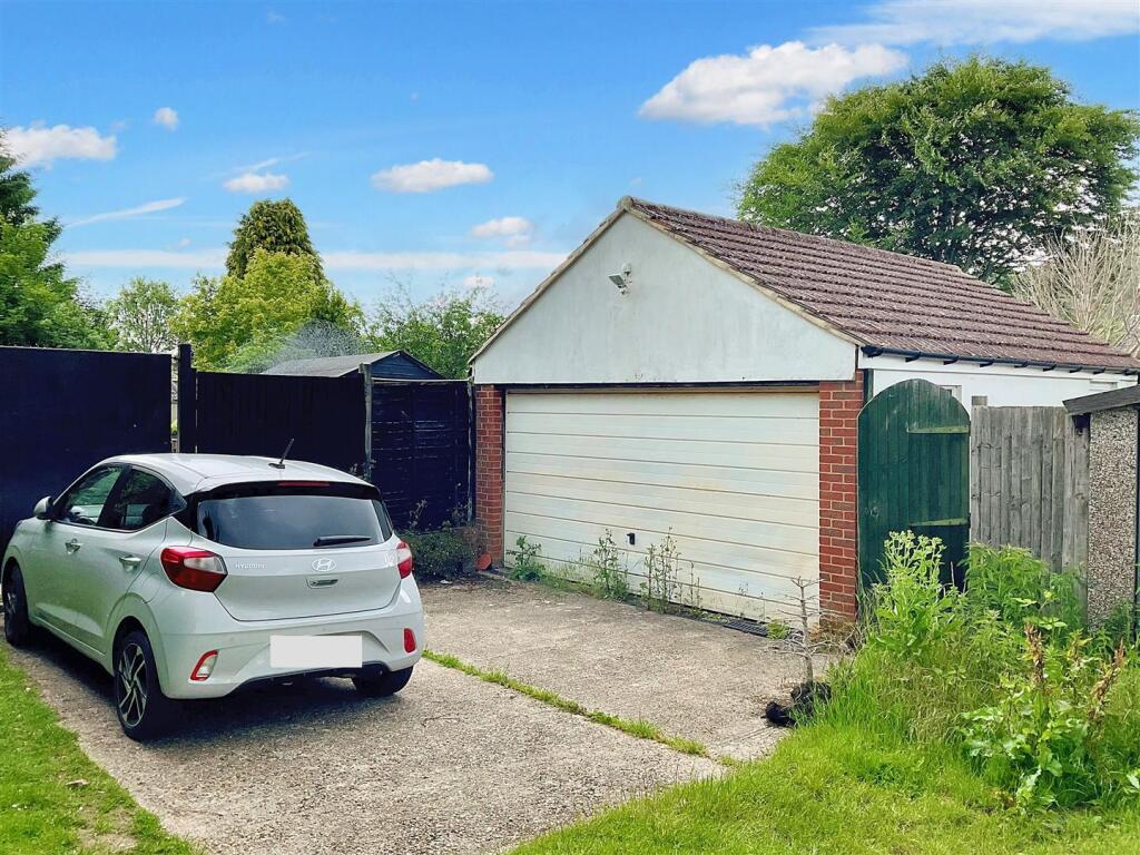 Garage &amp; Parking.jpg