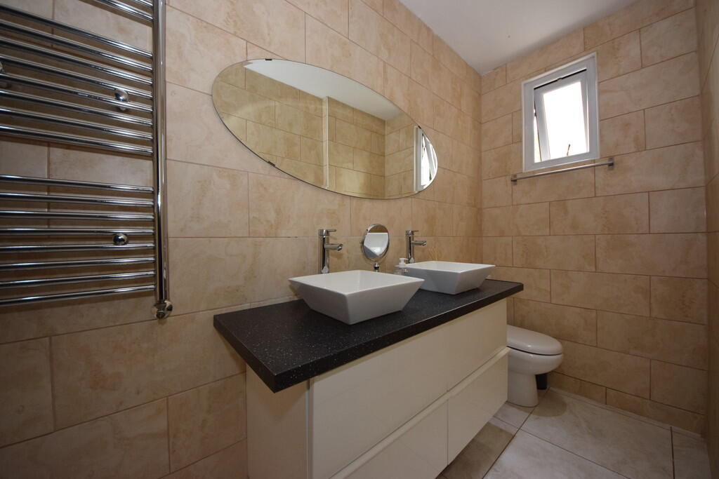 Perrymans Farm Ro...