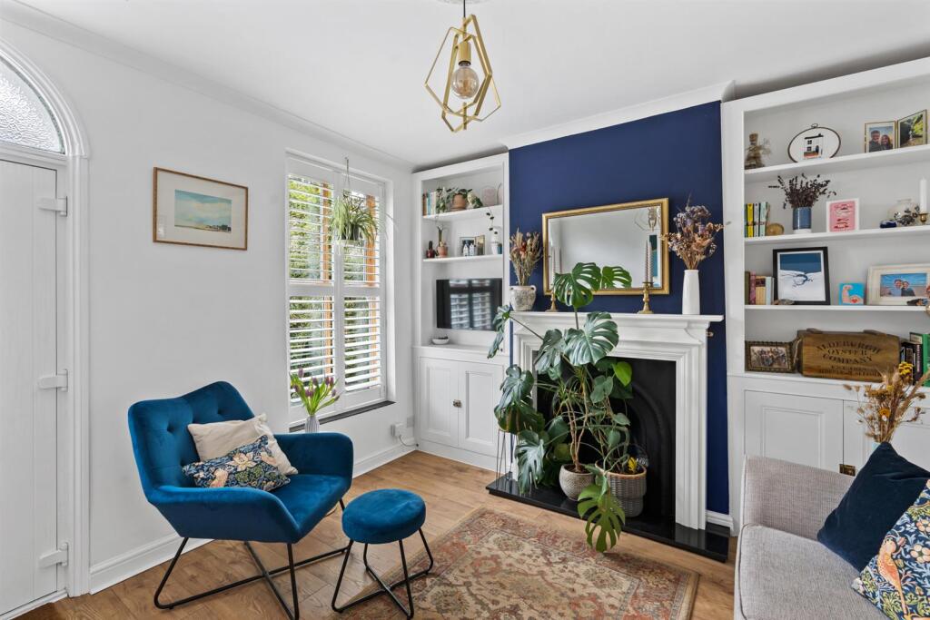 12 Gladstone - 002.JPG