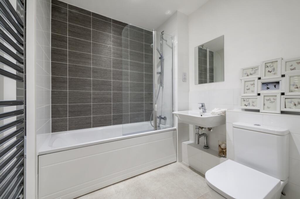 2 bed standard la...