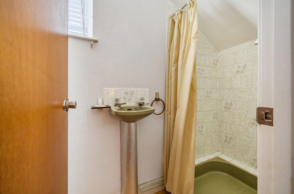 1373915-17-6900d0...