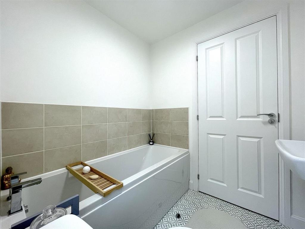 Bathroom (2).jpeg