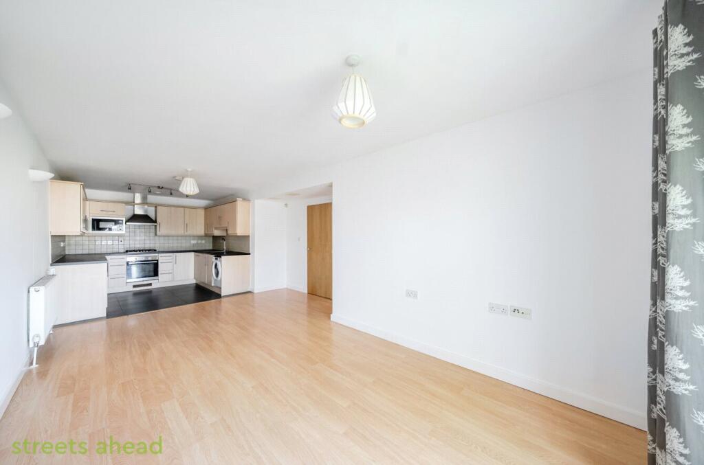 79032f2f-b39a-48b...