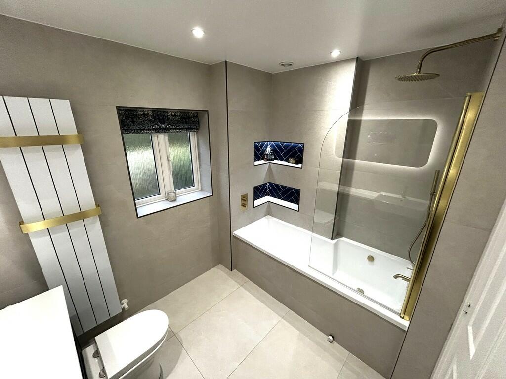 Main Bathroom