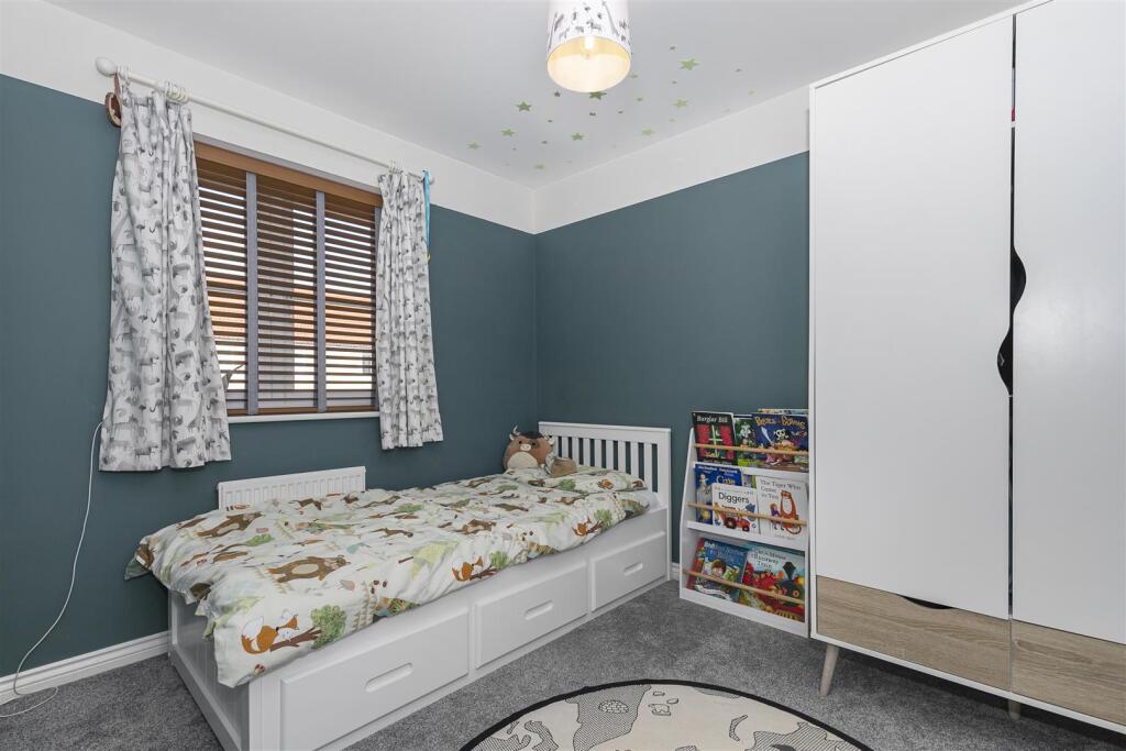 Bed 3.jpg