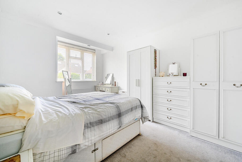 1296314-4-682af2b...