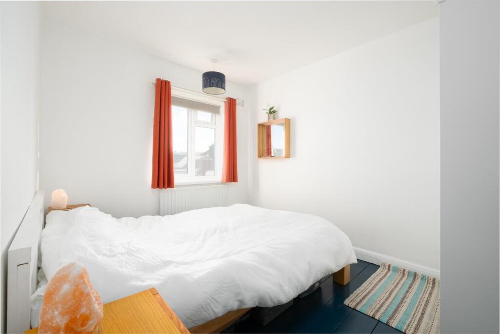124 St. Peter's Rise, BS13--11.jpg