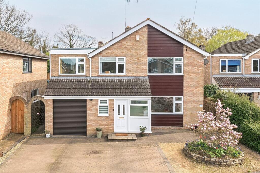 39 Hillside Avenue, Silverstone (e) cr.jpg