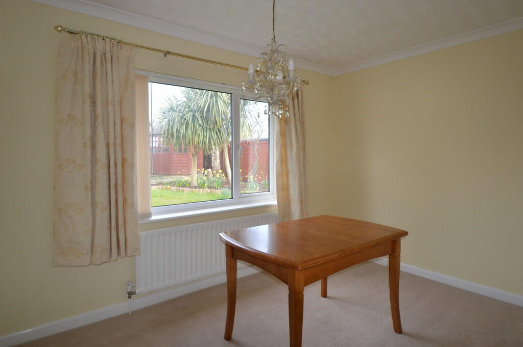 8 bedroom or dini...