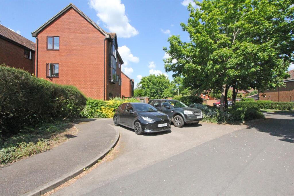 IMG_5467 parking.jpg