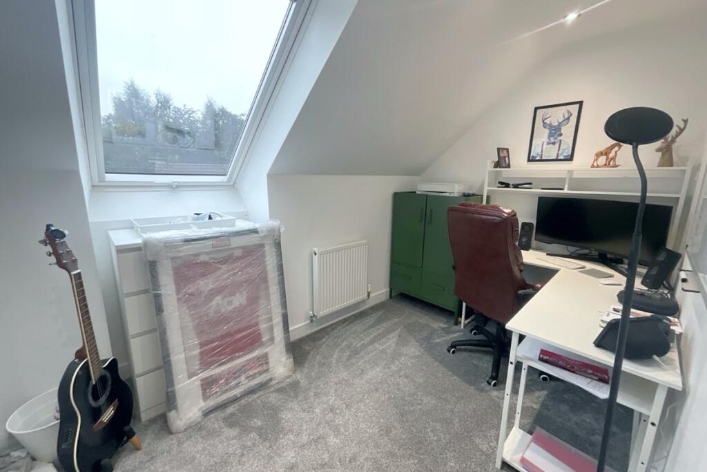 bedroom/office