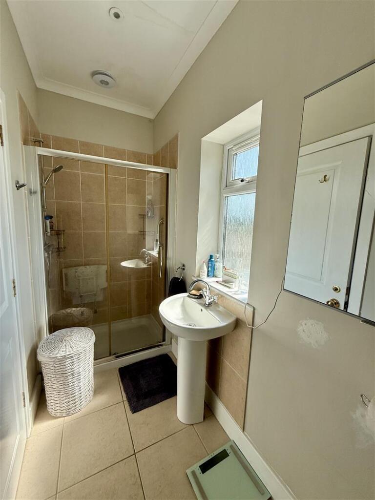 En-Suite Shower Room: