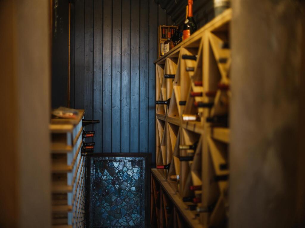 interior35.jpg