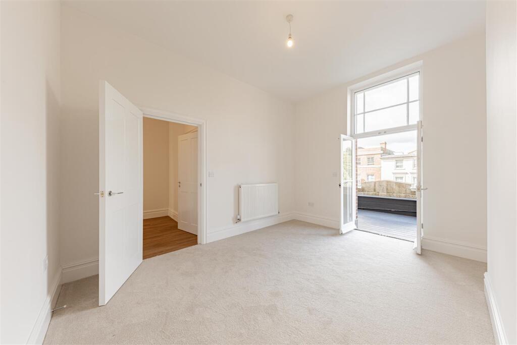 Flat 5 Pleydell Gardens for Sale by Guildcrest Est