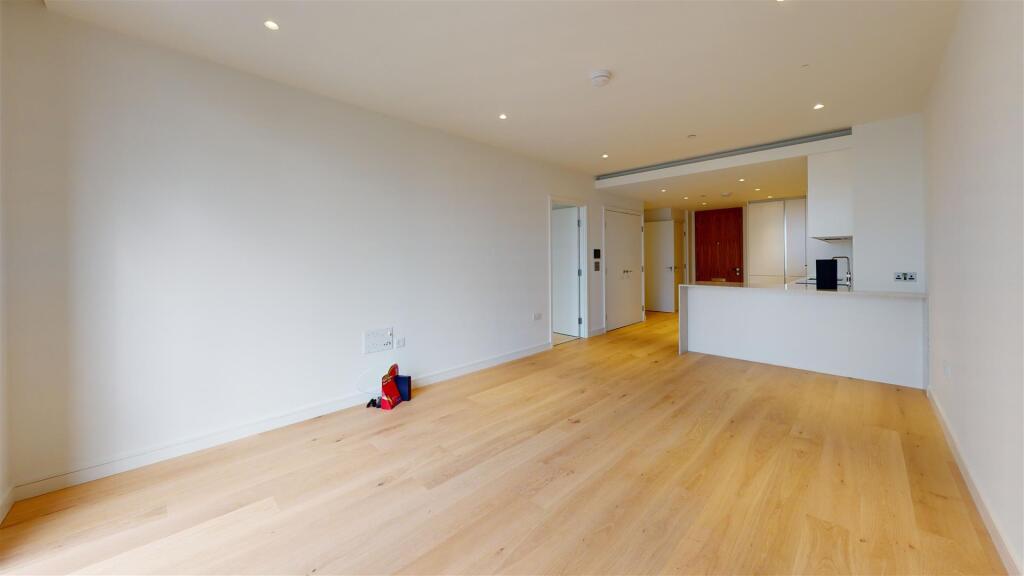 4306-Hampton-Tower-Unfurnished.jpg