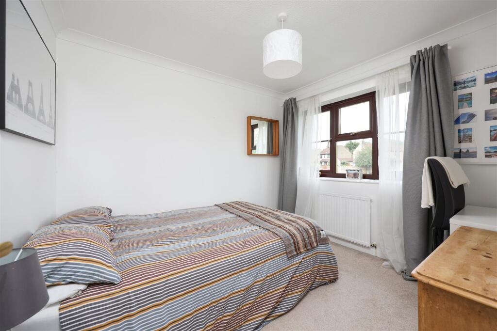 7 Niebull Close 19.JPG