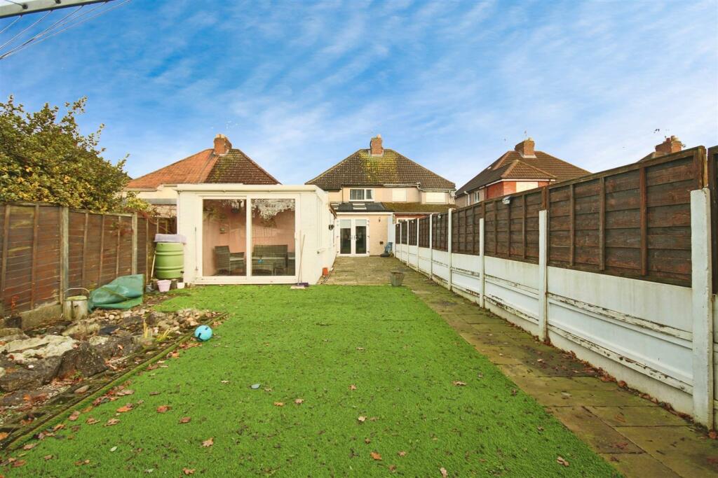 Extensive Rear Garden