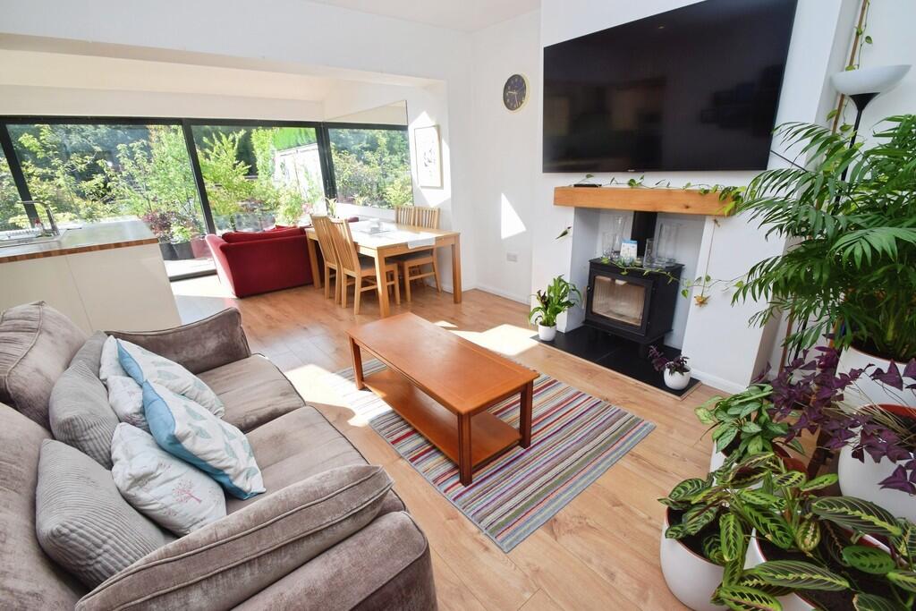 4772fd7e-lOUNGE 2...