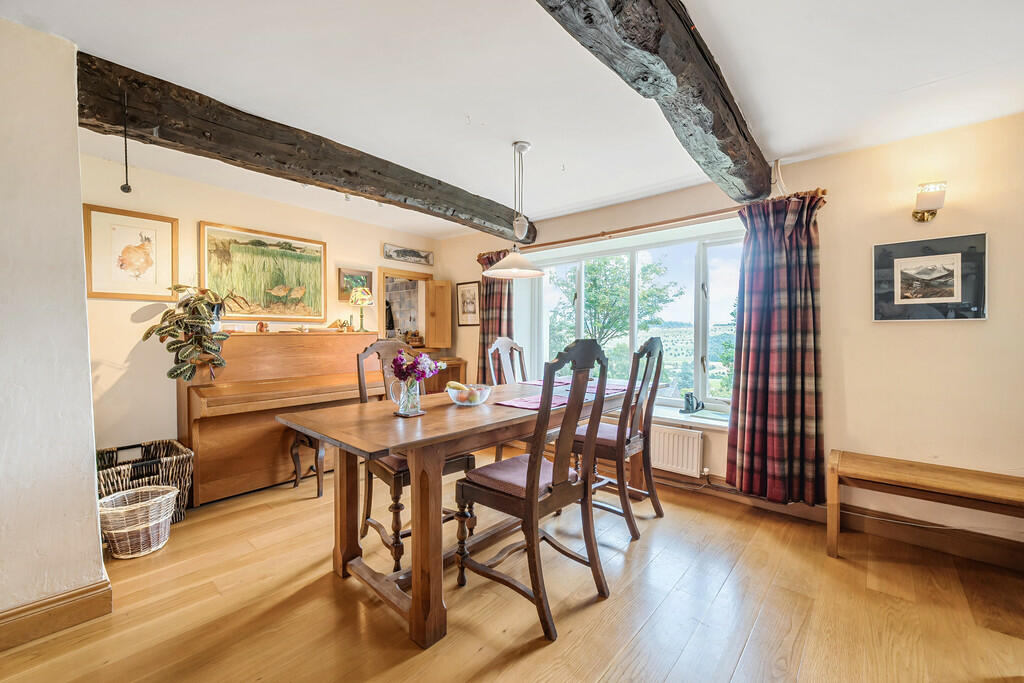 Living / Dining R...