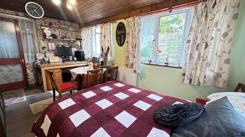 Bedroom/Garden Room