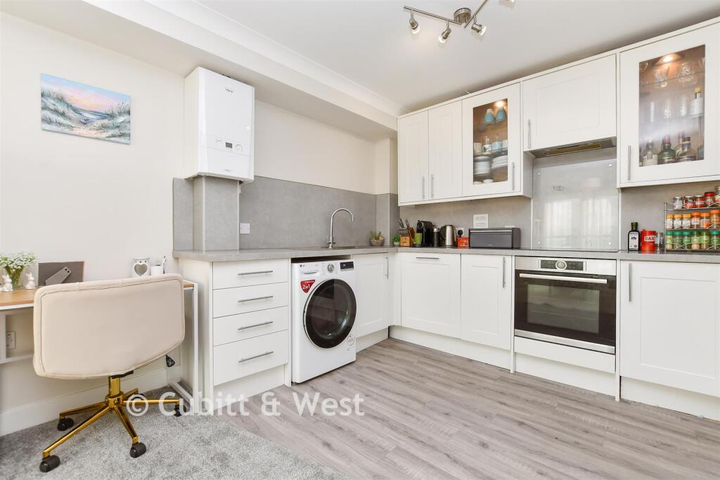 Kitchen / Living Room