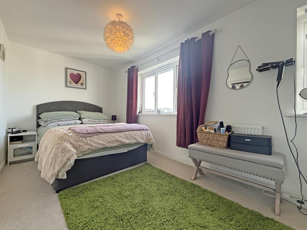 Coscombe Circus 25 - Bedroom One.jpg