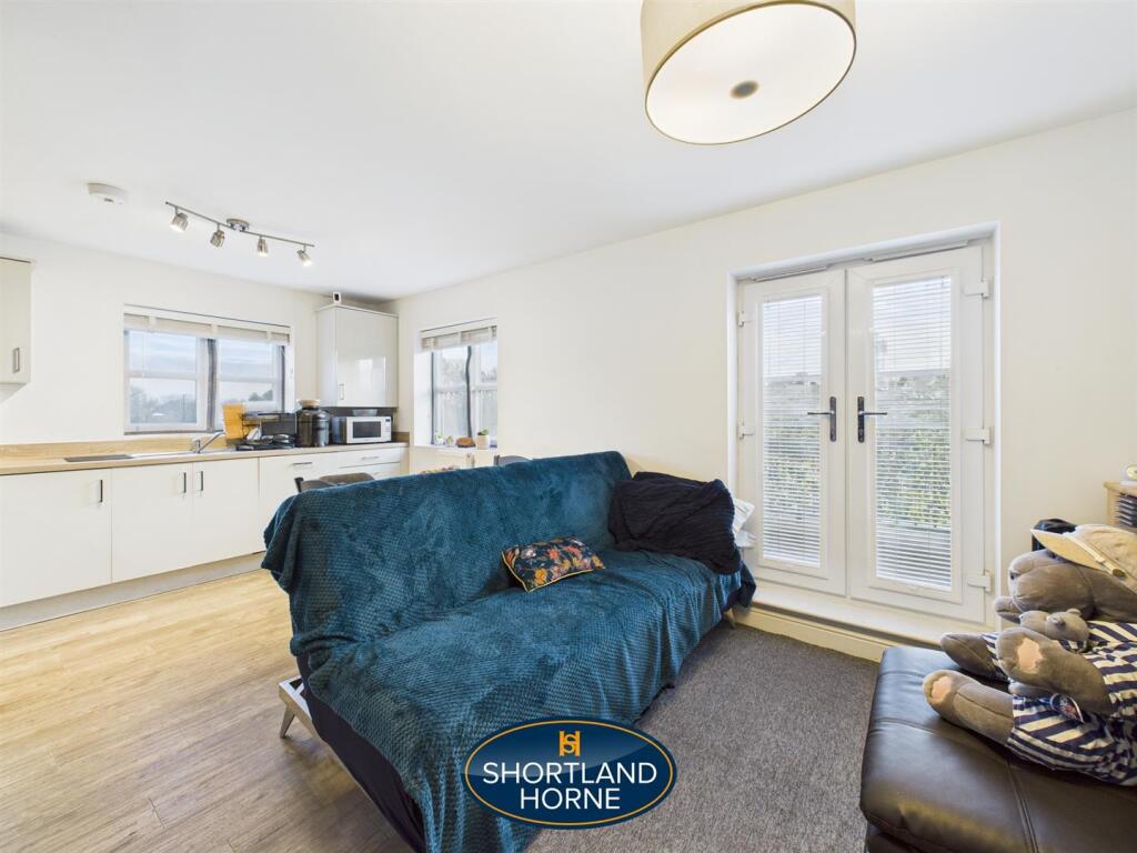 kitchen/living area