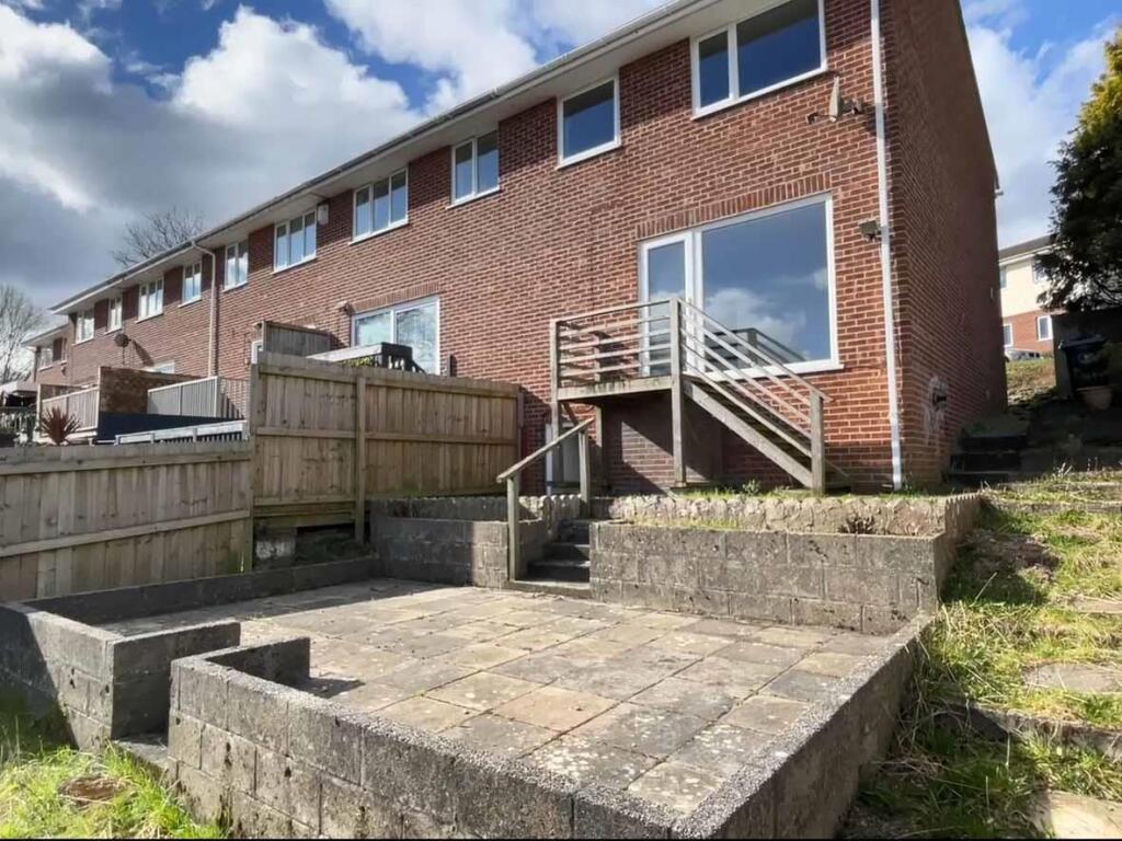 Hallerton Close 14 - Rear.jpg