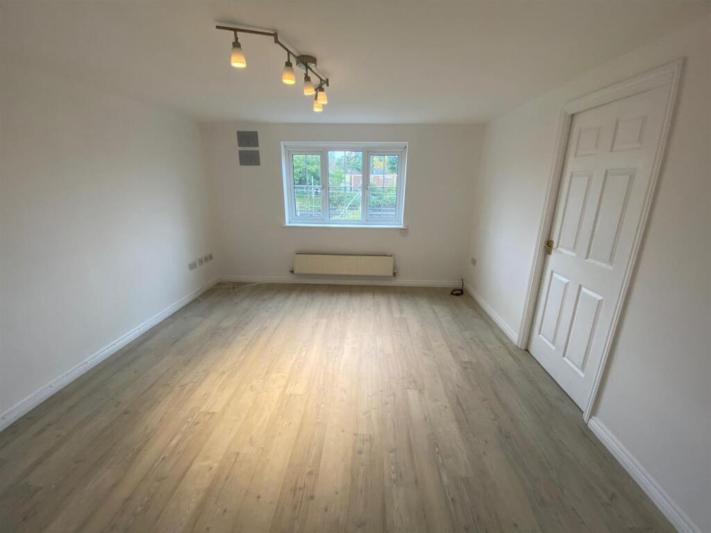 lounge 2.jpg