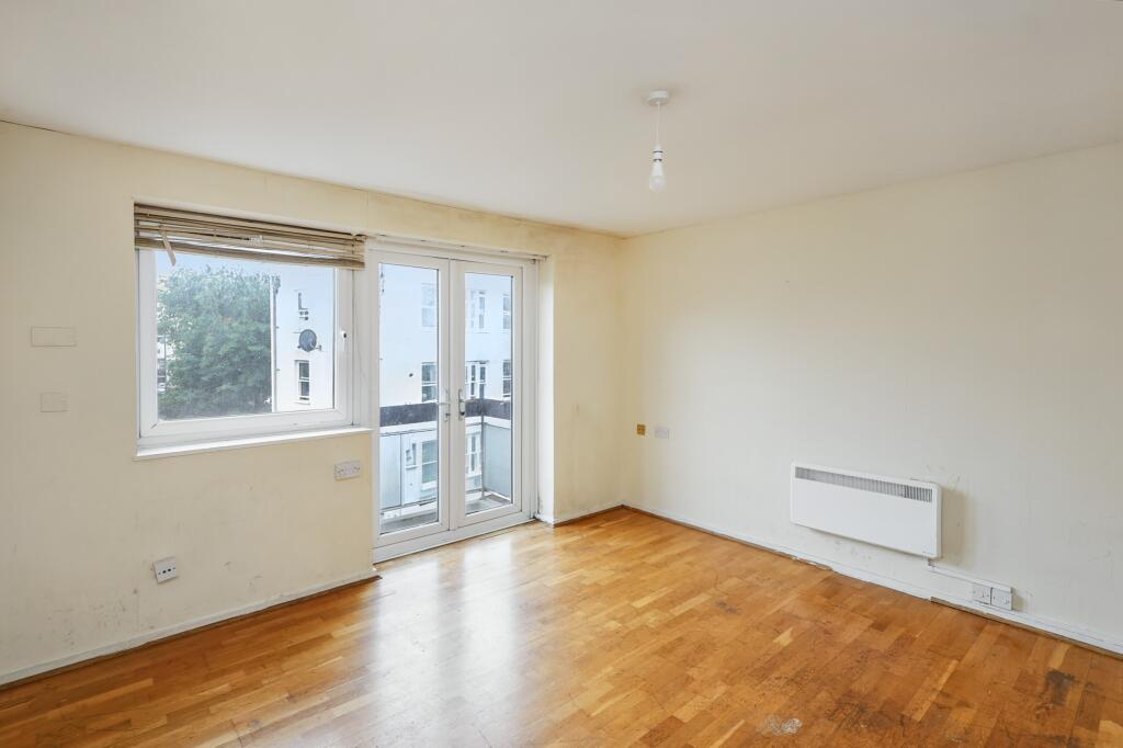Flat 22 Rapley House, Turin Street, Bethnal Green, London, E2 6NH