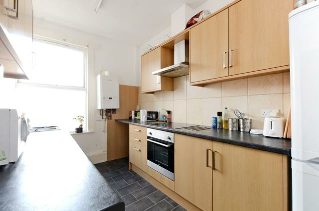 470 Glossop - kitchen.png