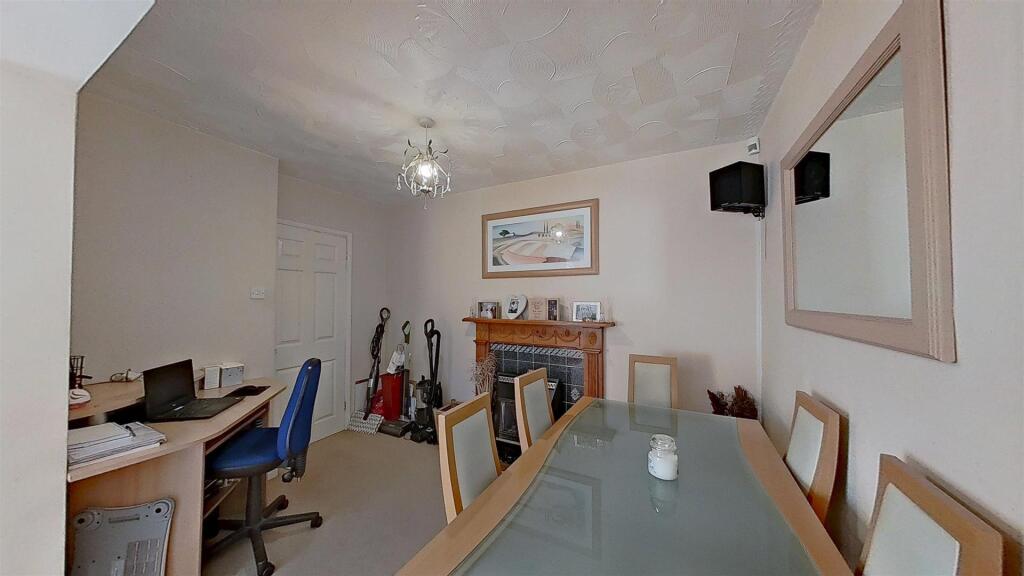 22-Worle-Avenue-07012025_195430.jpg