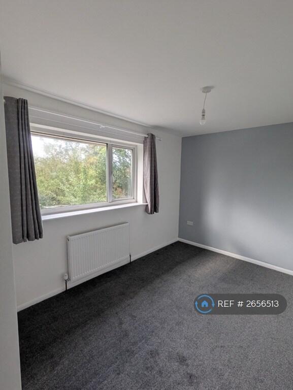 Double Bedroom (Rear Of House)