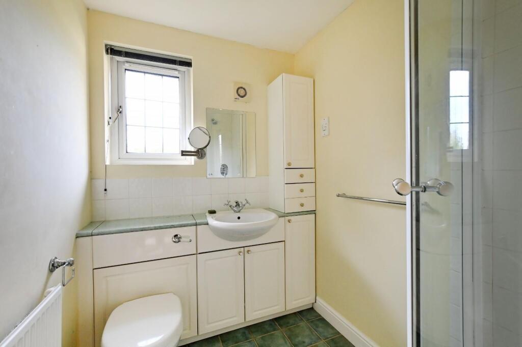 EN SUITE SHOWER ROOM