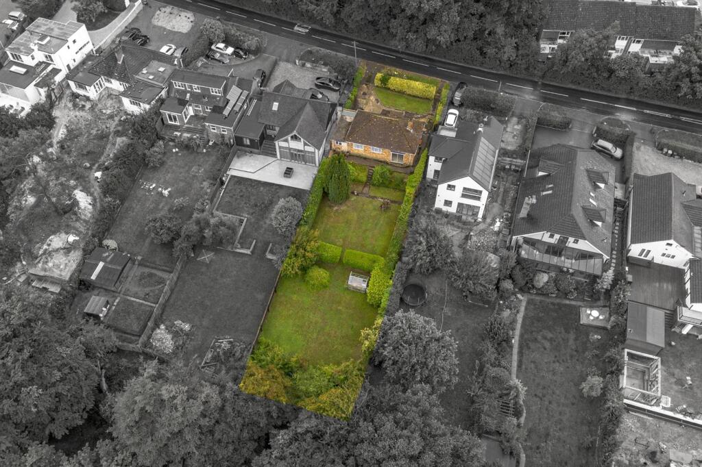 thumbnail_Marchwood, Hammersley Lane, HP13 7BY Dro