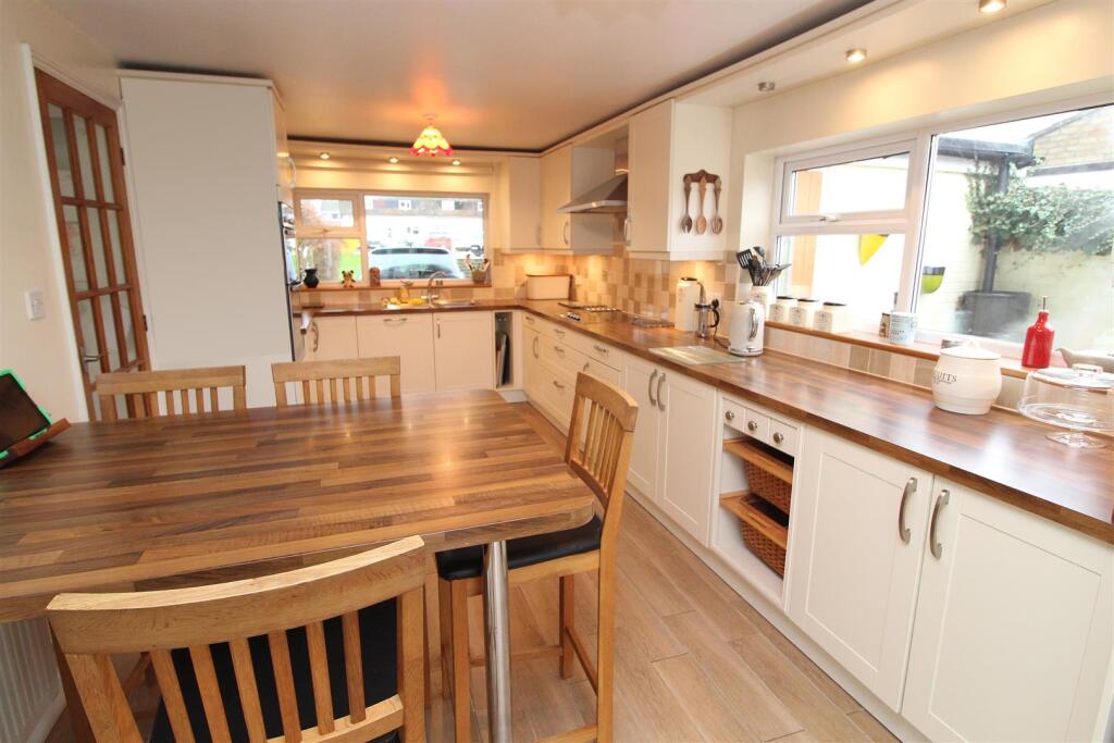 Kitchen/Breakfast Room