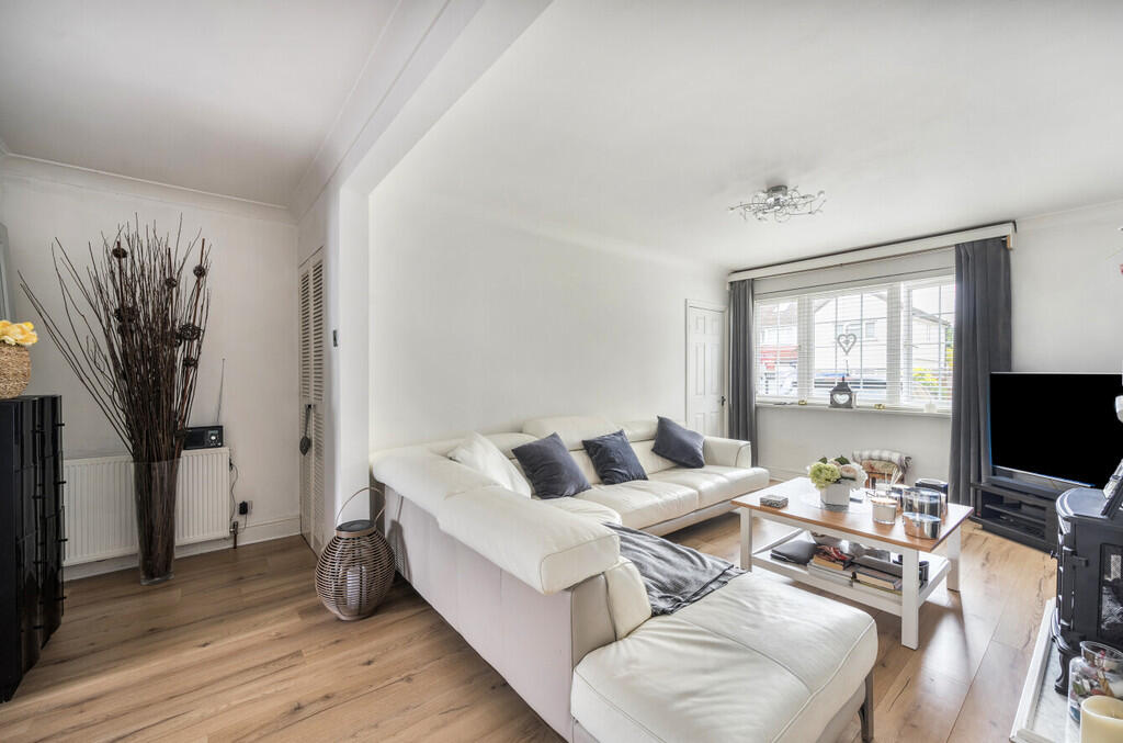 1303292-11-683ed2...