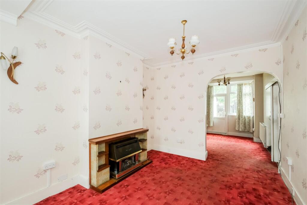 38 Henniker gardens-32.jpg