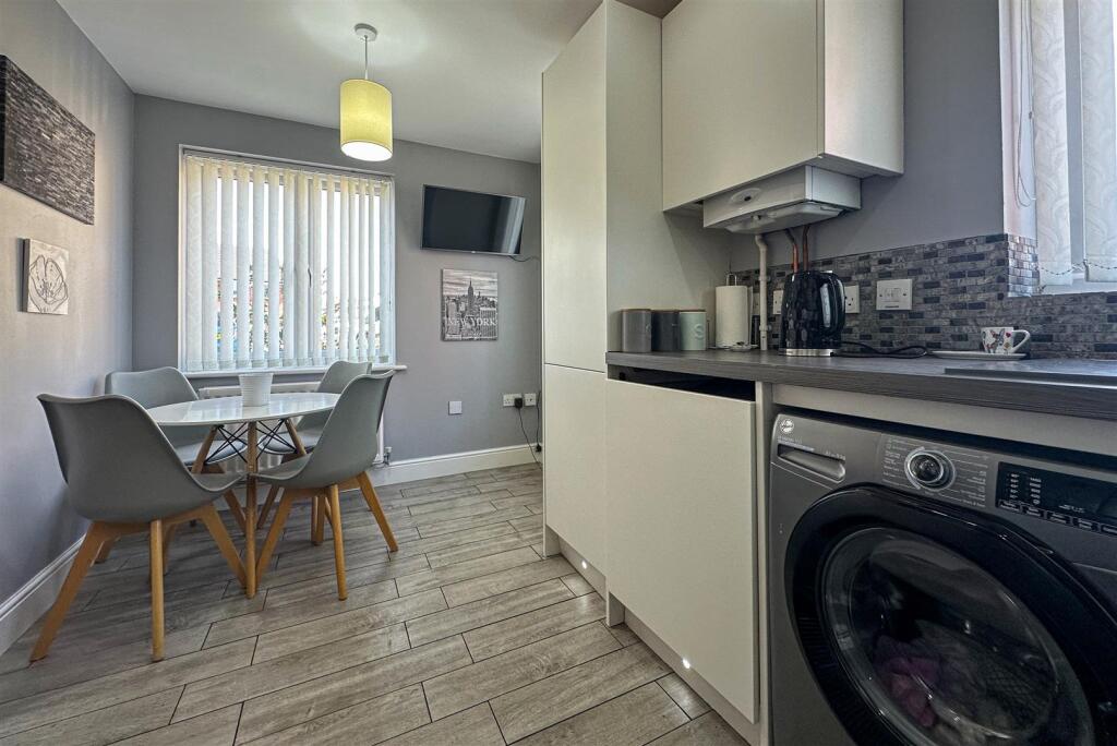 Kitchen/Breakfast Room